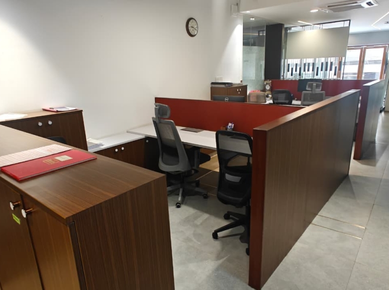 Furnished office for rent in Lavelle Road